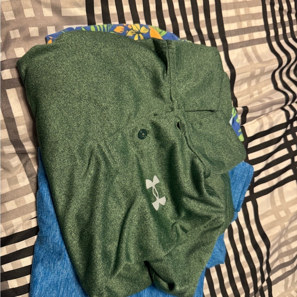 Set of Three Kids Polos! Green, Blue, & Hawaiin! Classic combo. Boys 6. - Picture 11 of 12